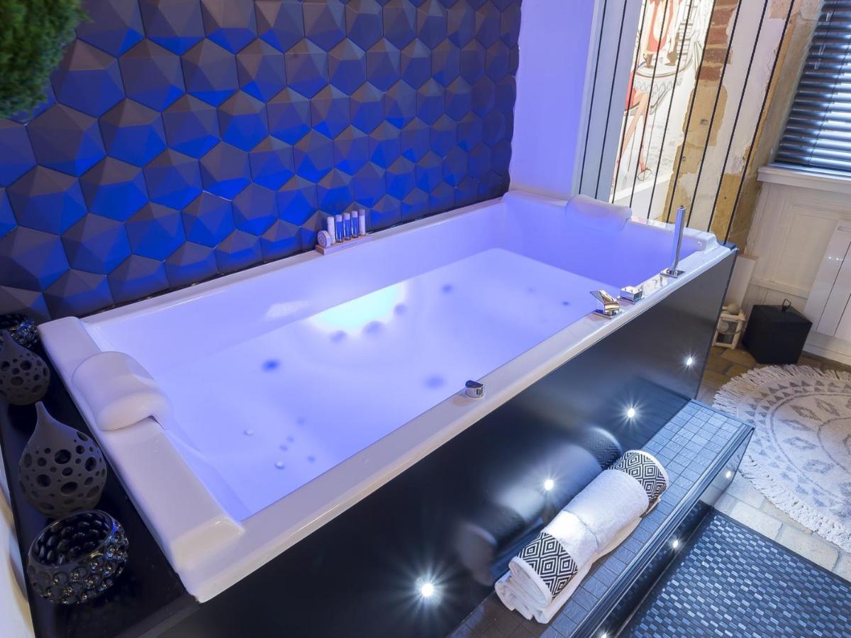 Host Inn - Coeur Vieux Lyon & Spa Exteriör bild